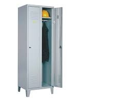 Öltözőszekrény, fém, dupla szellőzővel, 2 ajtós + lábazat (321w)