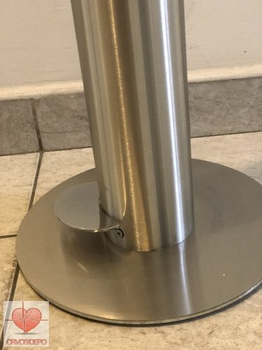Totem érintésmentes (pedálos) fertőtlenítő állvány