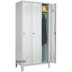   Öltözőszekrény, fém, dupla szellőzővel, 3 ajtós + lábazat (331w)